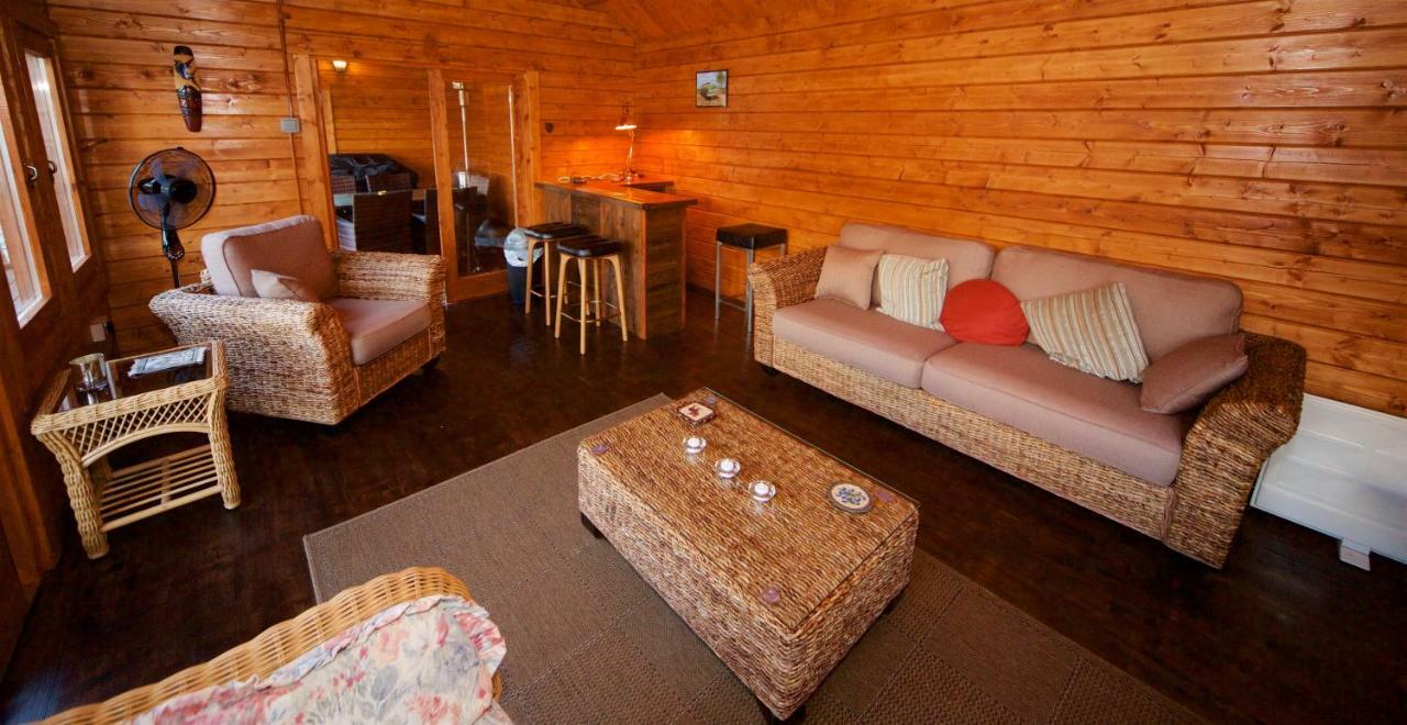 Lochwood Guest House Wing ล็อคกอยล์เฮด ภายนอก รูปภาพ